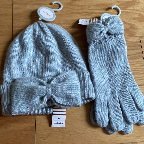 Oasis (UK) Hat & Glove Set - Picture 4 of 6